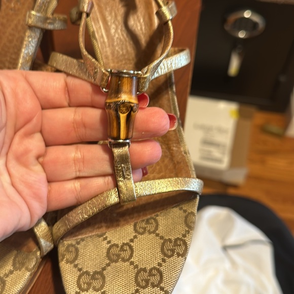 Gucci sandals sz 39.5 - Picture 4 of 9